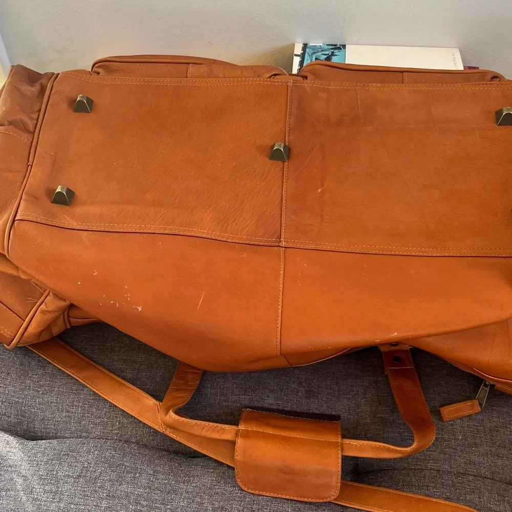 Latico Leather Deluxe leather Travel Bag New with tags
